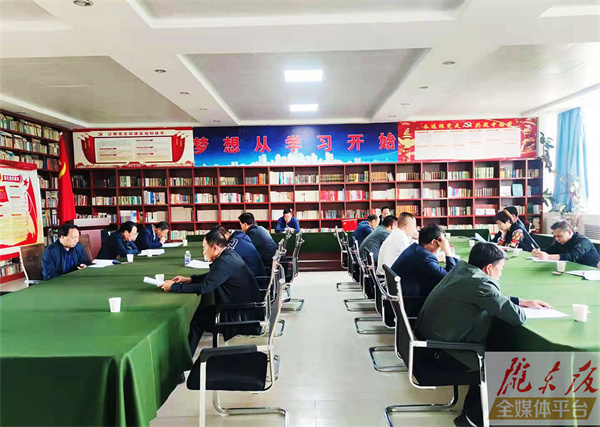 慶陽市政協(xié)組織經(jīng)濟(jì)界委員開展“重溫陜甘邊光輝歷史”讀書學(xué)習(xí)活動(dòng)