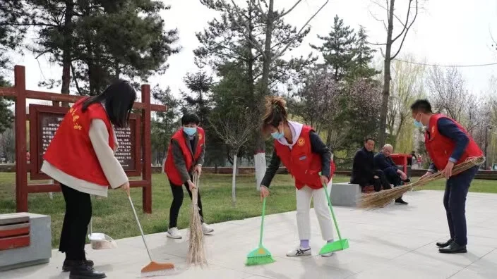 【第一眼】慶陽(yáng)市區(qū)聯(lián)動(dòng)開展“擦亮慶陽(yáng) 煙頭清零”和文明勸導(dǎo)志愿服務(wù)示范活動(dòng)