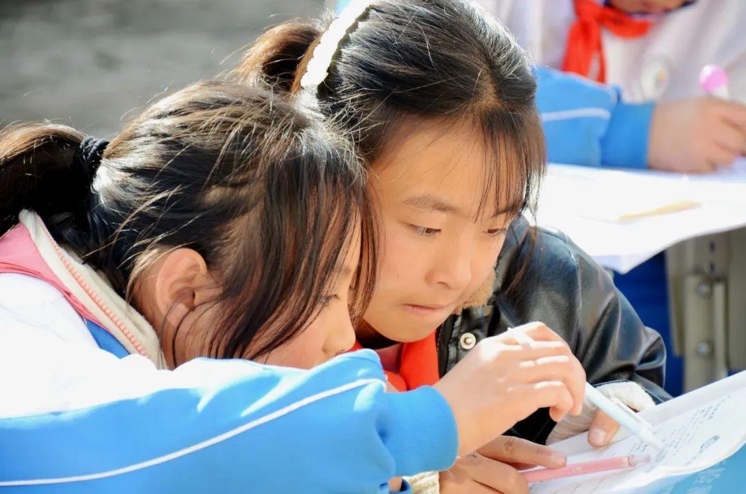 周末聊一會兒 | 陪讀打卡，你被孩子五花八門的“作業(yè)”拿捏了嗎？