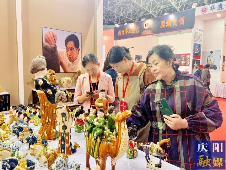 香包牽線聚人氣！第十八屆慶陽香包民俗文化節(jié)旅游綜合收入6100萬元