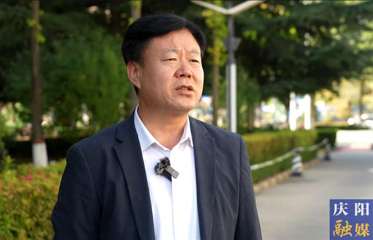 全力挖掘拓展數(shù)字資源 推動(dòng)招商選資晉位爭(zhēng)先 ——訪慶陽市機(jī)關(guān)事務(wù)管理局黨組書記、局長(zhǎng)張曉龍