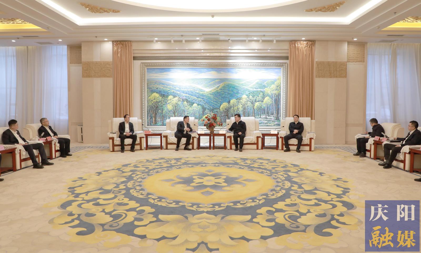 黃澤元周繼軍與中國鐵塔甘肅省分公司黨委書記、總經(jīng)理戴海兵一行座談
