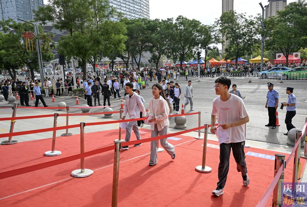【攝影專題】慶陽(yáng)市15397名考生參加2025年全國(guó)高考